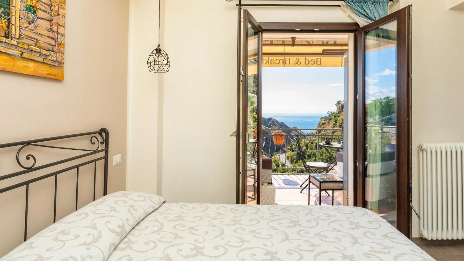 Pentefur Suite Savoca 0*,